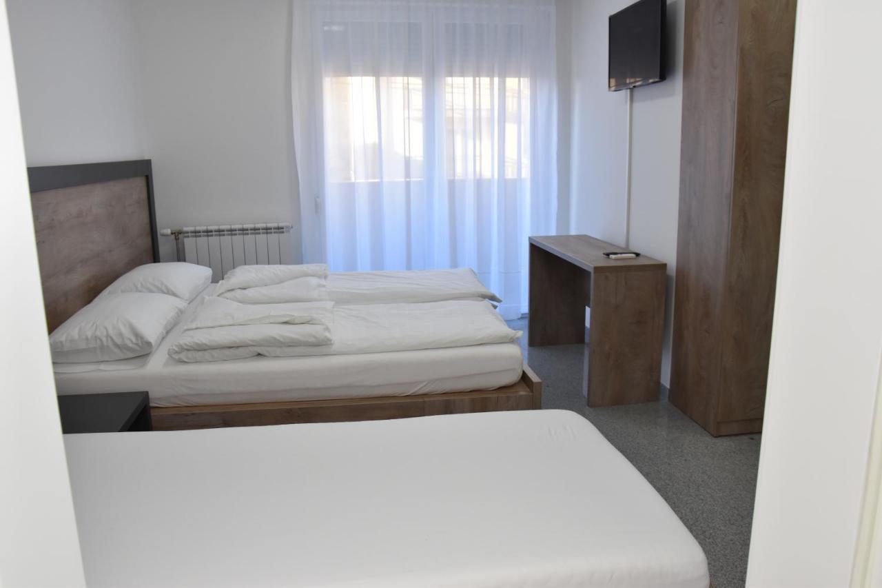 Motel Centar ビイェリナ エクステリア 写真