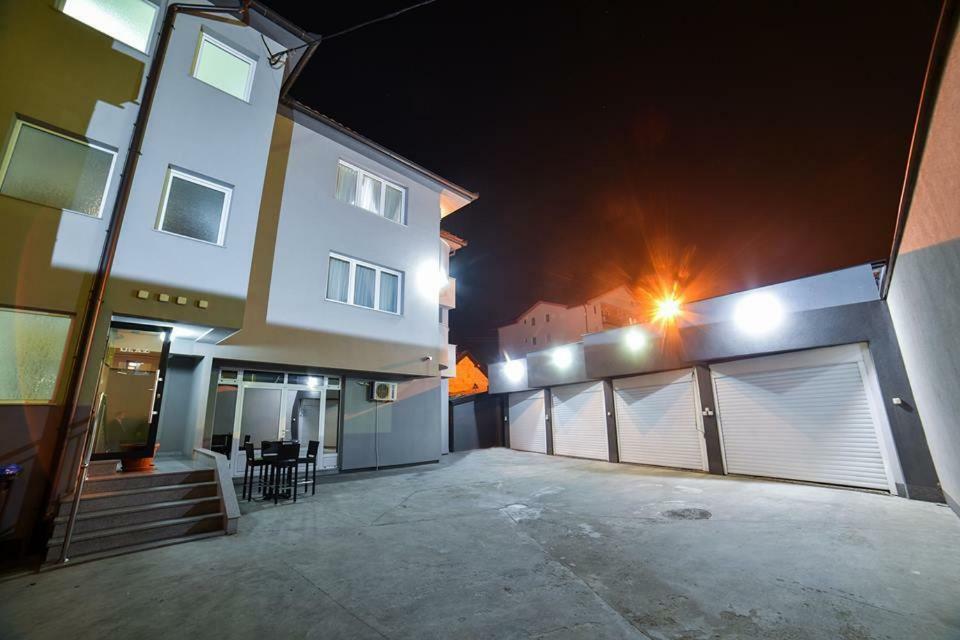 Motel Centar ビイェリナ エクステリア 写真