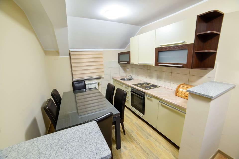 Motel Centar ビイェリナ エクステリア 写真