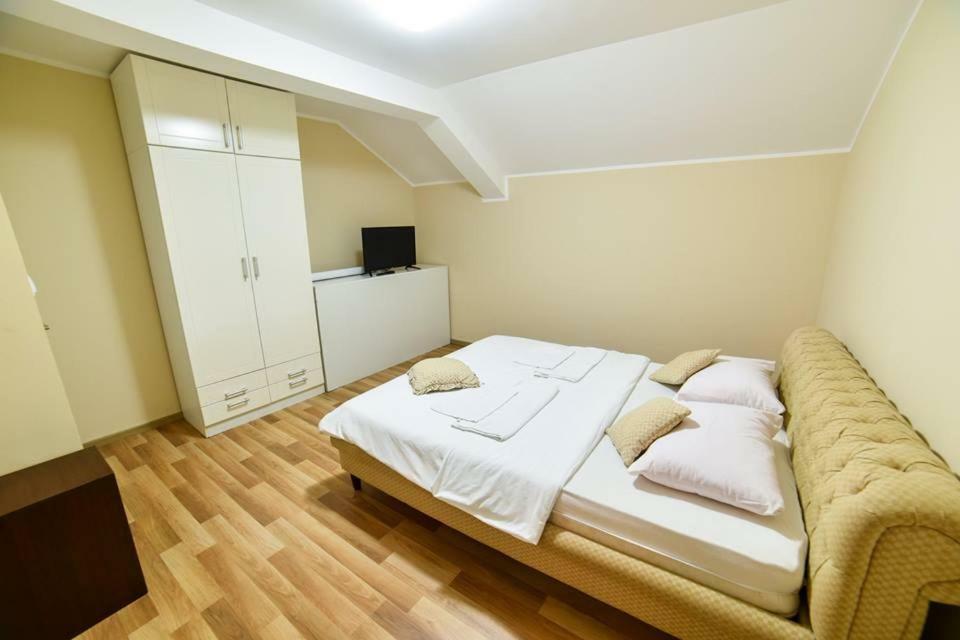 Motel Centar ビイェリナ エクステリア 写真